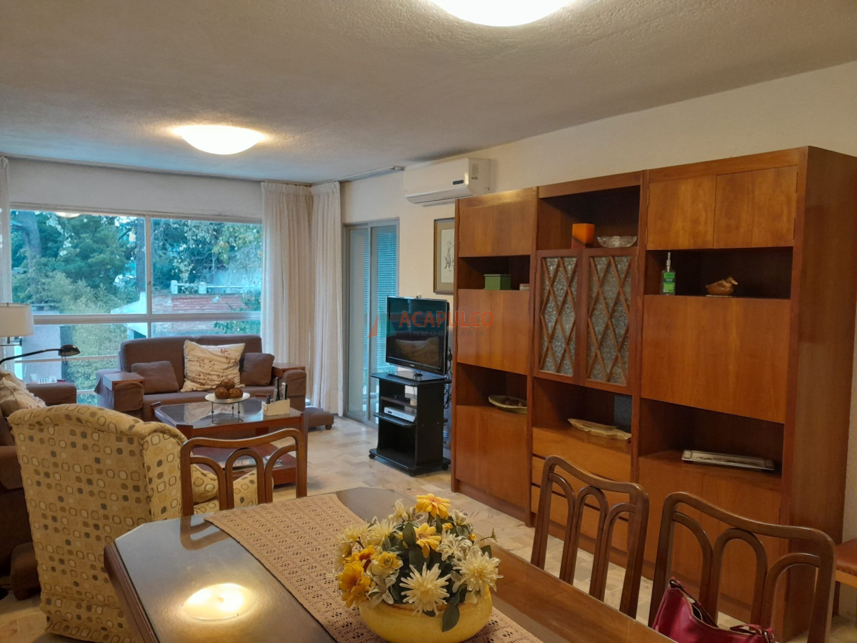 Apartamento Ref.1342/Apartamento-en-venta,-3-dormitorios-y-2-baños-sobre-Roosevelt - Apartamento en venta, 3 dormitorios y 2 baños sobre Roosevelt