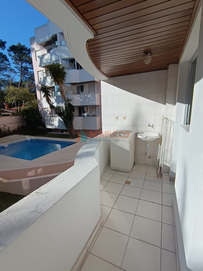 Apartamento Ref.1100/Venta-Apartamento-en-Mansa-a-300-Mts-del-Mar---Punta-del-Este - Venta Apartamento en Mansa a 300 Mts del Mar - Punta del Este