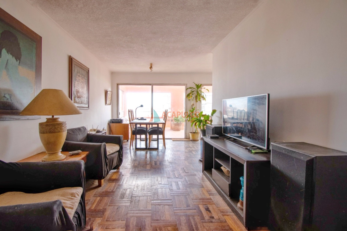 Apartamento Ref.6061/Venta-apartamento-penthouse--de-3-dormitorios,-gran-terraza-,-garaje--en-Punta-Carretas - Venta apartamento penthouse  de 3 dormitorios, gran terraza , garaje  en Punta Carretas