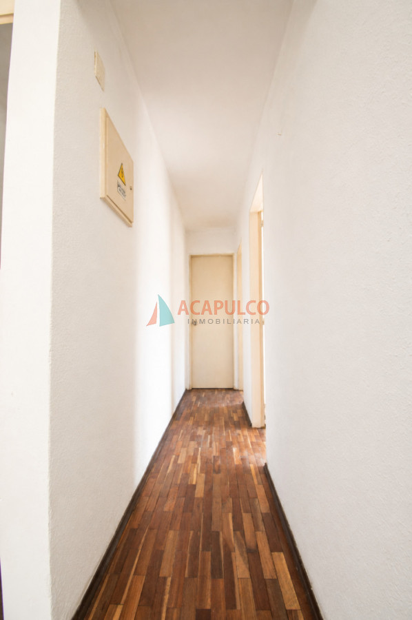 Apartamento ID.6478 - Alquiler apartamento 2 dormitorios, 1 baño y terraza en Ciudad Vieja