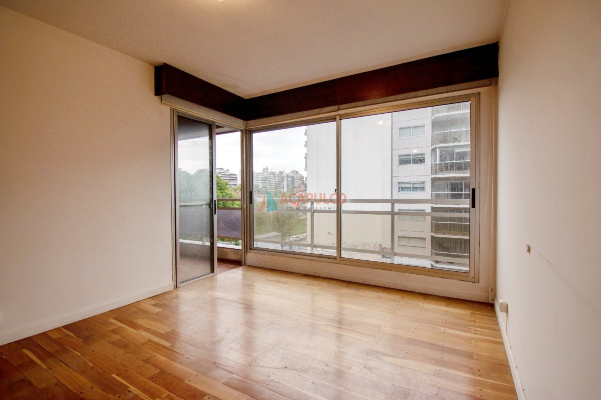 Apartamento Ref.6059/Venta-apartamento-3-dormitorios,-garaje-en-Parque-Villa-Biarritz - Venta apartamento 3 dormitorios, garaje en Parque Villa Biarritz