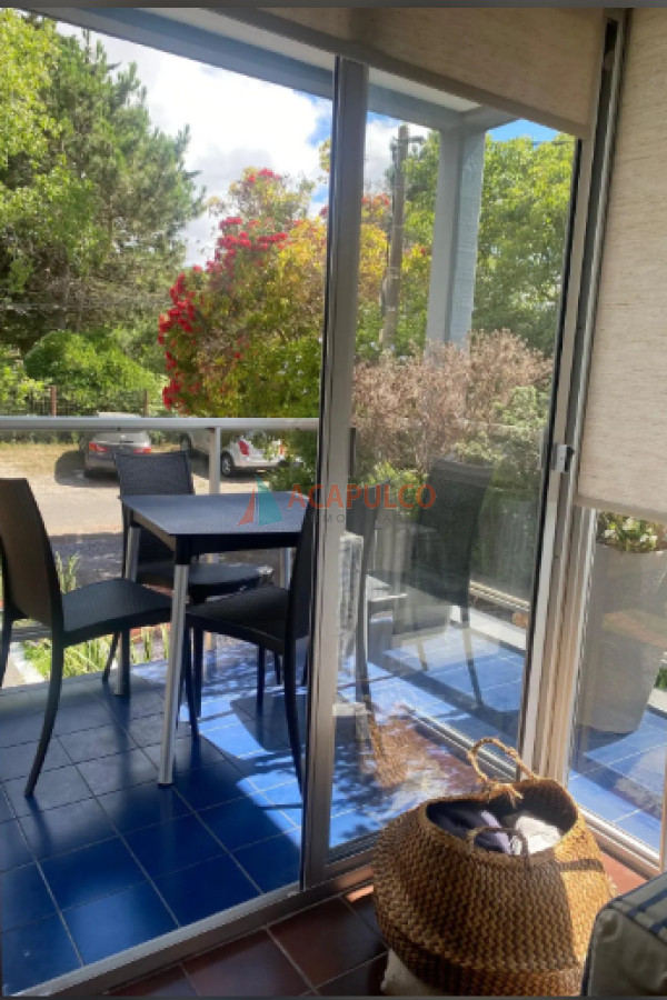 Apartamento Ref.4734/Apartamento-2-dormitorios-y-2-baños-y-terraza-en-Aidy-Grill,-cochera,-piscina-y-parrillero. - Apartamento 2 dormitorios y 2 baños y terraza en Aidy Grill, cochera, piscina y parrillero.