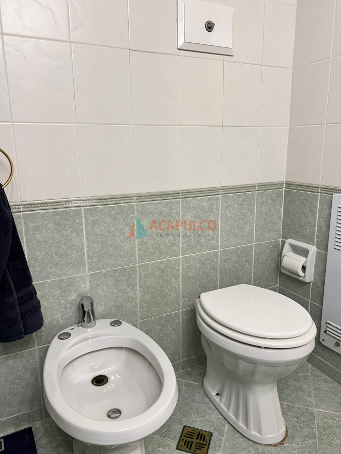 Apartamento Ref.4730/Espléndido-semipiso-4-dorm.-y-servicio-frente-al-mar-en-la-Mansa---Tequendama - Espléndido semipiso 4 dorm. y servicio frente al mar en la Mansa - Tequendama