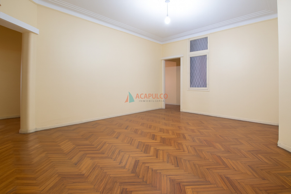 Apartamento Ref.6219/Venta-apartamento-3-dormitorios-y-servicio-en-el-Centro - Venta apartamento 3 dormitorios y servicio en el Centro