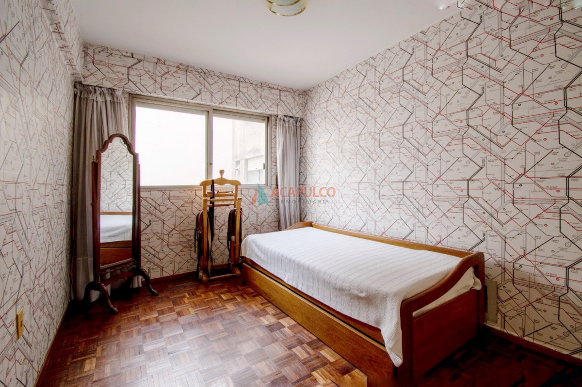 Apartamento Ref.6088/Venta-apartamento-3-dormitorios-servicio-garaje-en-Pocitos - Venta apartamento 3 dormitorios servicio garaje en Pocitos