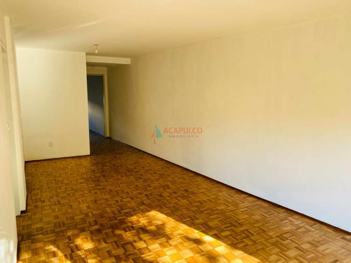 Apartamento ID.5620 - Alquiler apartamento 1 dormitorio en Pocitos, orientación Norte 