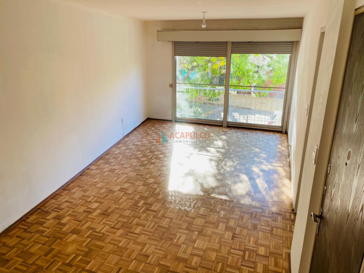 Apartamento ID.5620 - Alquiler apartamento 1 dormitorio en Pocitos, orientación Norte 