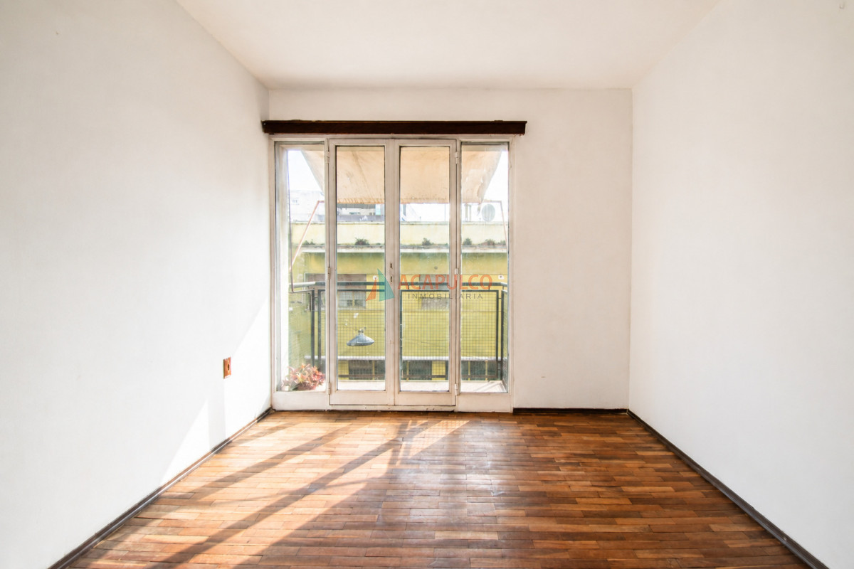 Apartamento ID.6478 - Alquiler apartamento 2 dormitorios, 1 baño y terraza en Ciudad Vieja