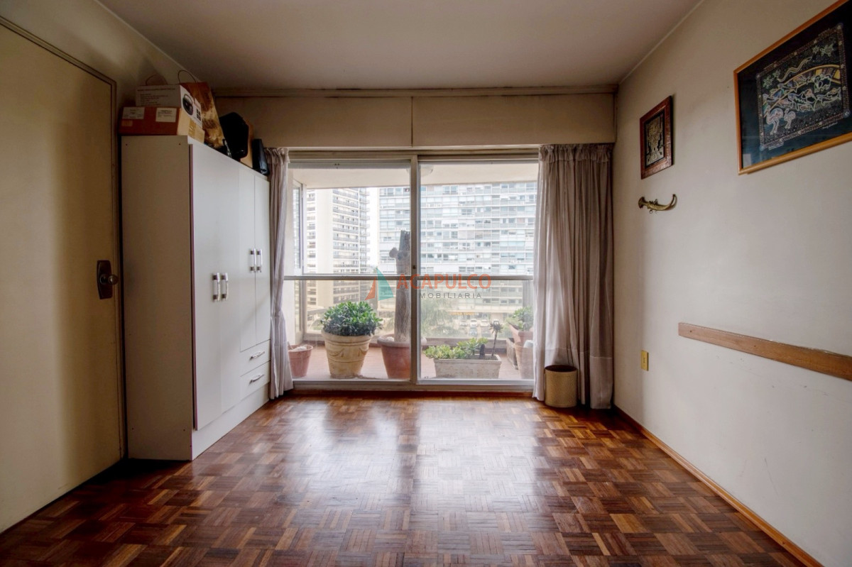 Apartamento Ref.6088/Venta-apartamento-3-dormitorios-servicio-garaje-en-Pocitos - Venta apartamento 3 dormitorios servicio garaje en Pocitos