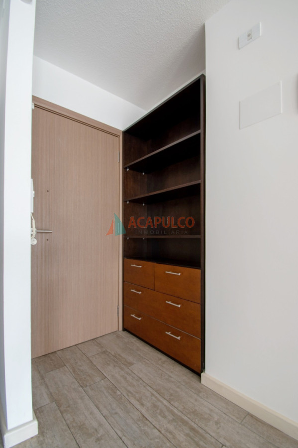 Apartamento ID.6472 - Alquiler apartamento 1 doritorio en Pocitos a metros de la Rambla 