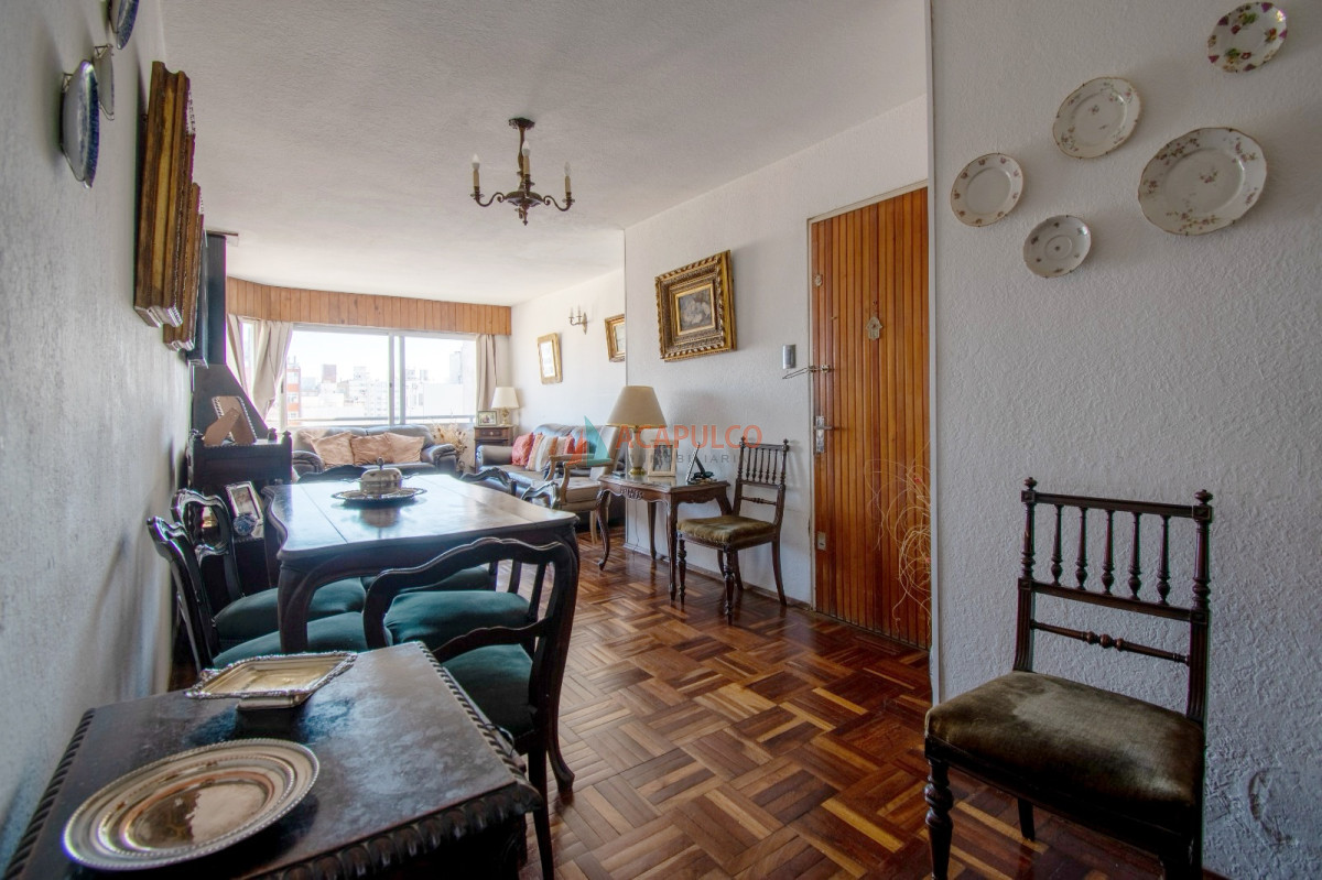 Apartamento ID.6291 - Venta apartamento 3 dormitorios, 2 baños y cochera en Pocitos
