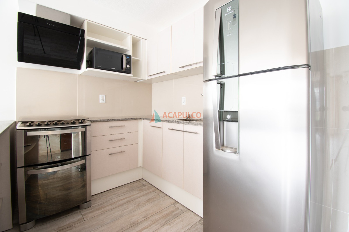 Apartamento ID.6472 - Alquiler apartamento 1 doritorio en Pocitos a metros de la Rambla 