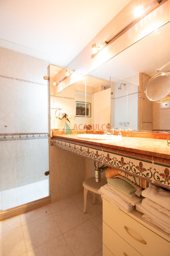 Apartamento Ref.6088/Venta-apartamento-3-dormitorios-servicio-garaje-en-Pocitos - Venta apartamento 3 dormitorios servicio garaje en Pocitos