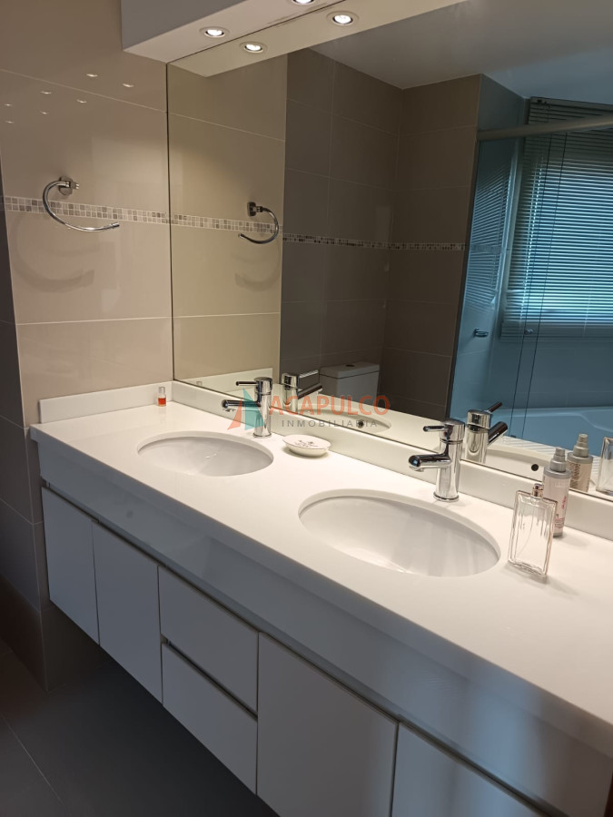 Apartamento Ref.4683/Venta-Apartamento---Increíble-Vista-Mansa---3-dormitorios-en-suite - Venta Apartamento - Increíble Vista Mansa - 3 dormitorios en suite