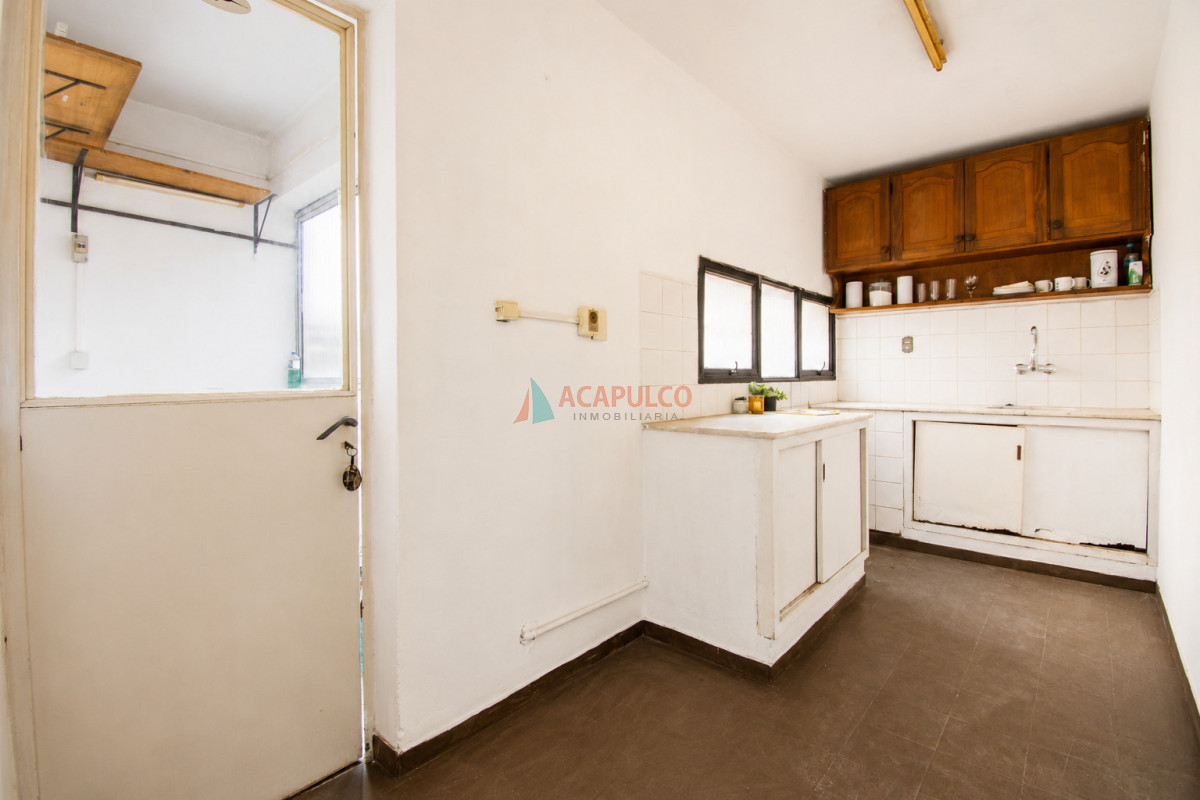 Apartamento ID.6478 - Alquiler apartamento 2 dormitorios, 1 baño y terraza en Ciudad Vieja