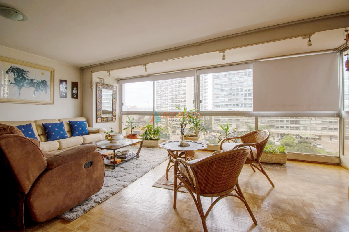 Apartamento Ref.6088/Venta-apartamento-3-dormitorios-servicio-garaje-en-Pocitos - Venta apartamento 3 dormitorios servicio garaje en Pocitos