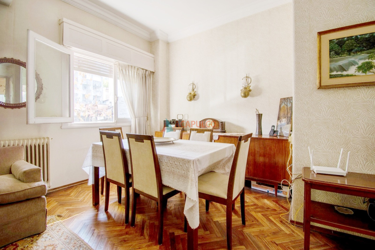 Apartamento Ref.6067/Venta-apartamento-3-dormitorios,-patio-y-garaje-en-Pocitos - Venta apartamento 3 dormitorios, patio y garaje en Pocitos