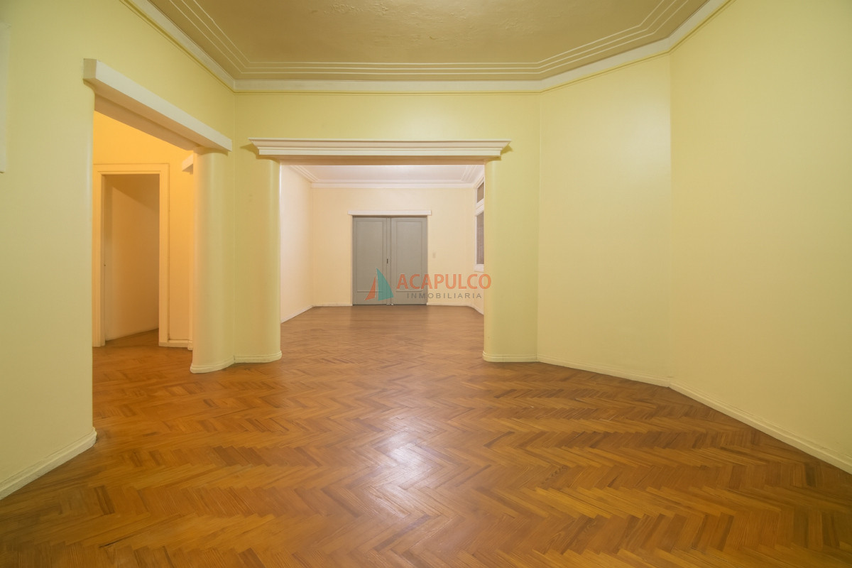 Apartamento Ref.6219/Venta-apartamento-3-dormitorios-y-servicio-en-el-Centro - Venta apartamento 3 dormitorios y servicio en el Centro