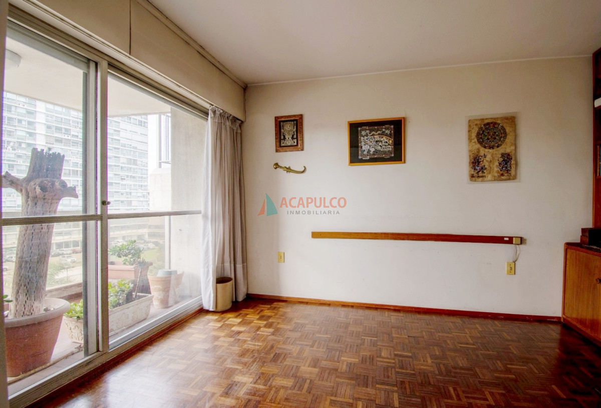 Apartamento Ref.6088/Venta-apartamento-3-dormitorios-servicio-garaje-en-Pocitos - Venta apartamento 3 dormitorios servicio garaje en Pocitos