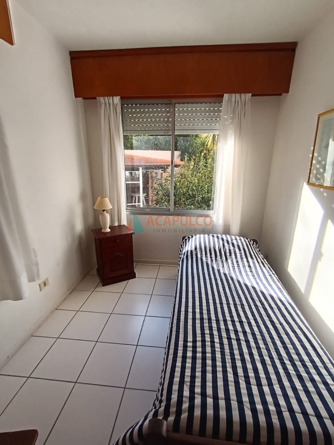 Apartamento Ref.1100/Venta-Apartamento-en-Mansa-a-300-Mts-del-Mar---Punta-del-Este - Venta Apartamento en Mansa a 300 Mts del Mar - Punta del Este