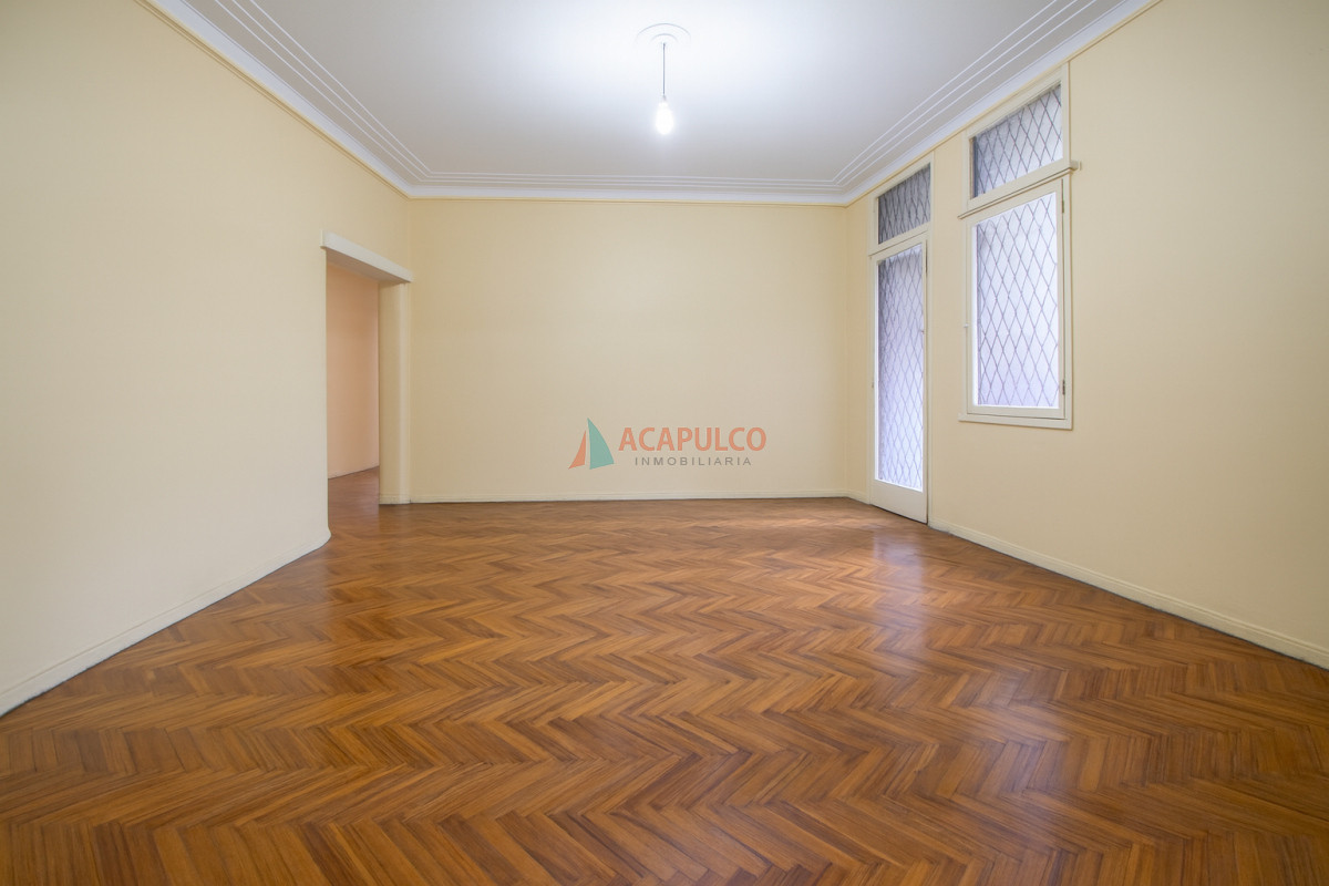 Apartamento Ref.6219/Venta-apartamento-3-dormitorios-y-servicio-en-el-Centro - Venta apartamento 3 dormitorios y servicio en el Centro