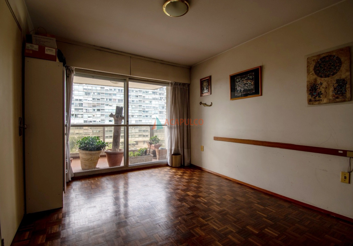 Apartamento Ref.6099/Venta-Apartamento-3-Dormitorios--garaje-en-Pocitos - Venta Apartamento 3 Dormitorios  garaje en Pocitos