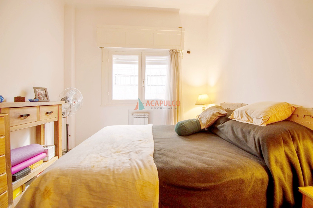 Apartamento Ref.6067/Venta-apartamento-3-dormitorios,-patio-y-garaje-en-Pocitos - Venta apartamento 3 dormitorios, patio y garaje en Pocitos