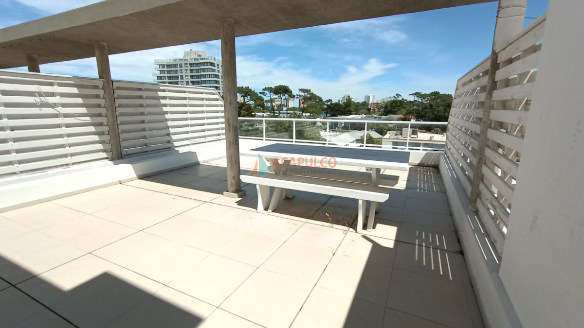 Apartamento Ref.1345/Venta--Punta-del-Este--2-Dormitorios- -Terraza-Propia-con-Parrillero-y-Piscina - Venta  Punta del Este  2 Dormitorios + Terraza Propia con Parrillero y Piscina
