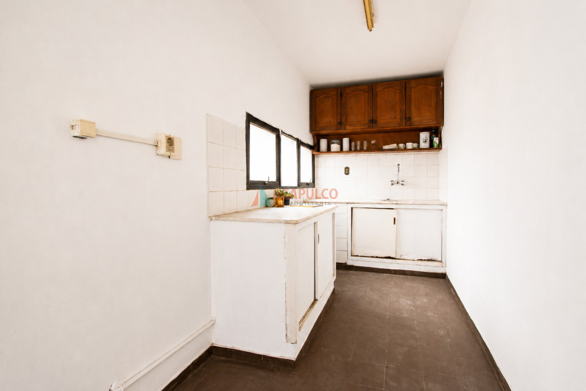 Apartamento ID.6478 - Alquiler apartamento 2 dormitorios, 1 baño y terraza en Ciudad Vieja