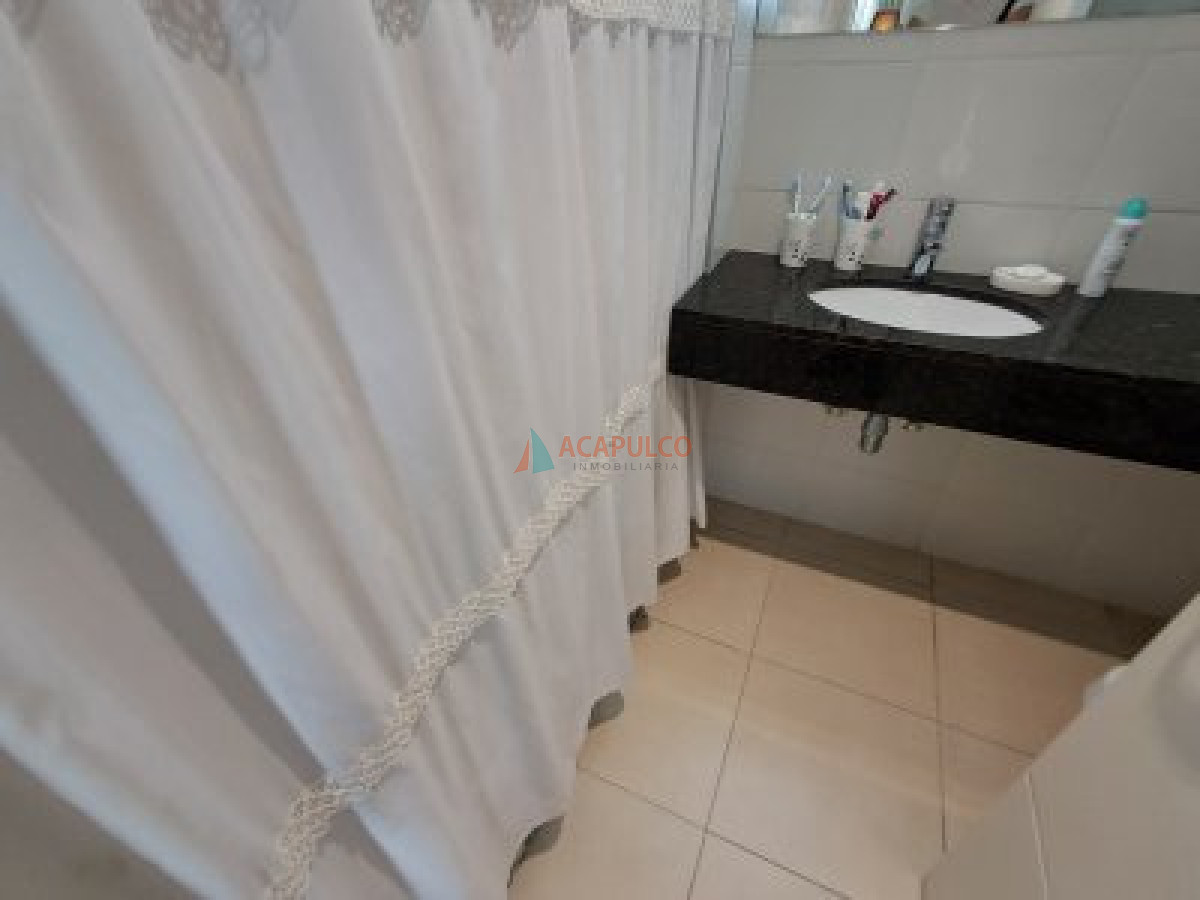 Apartamento ID.1294 - Muy buen apartamento mansa 3 dormitorios en alquiler INVERNAL