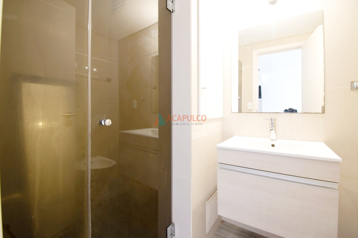 Apartamento ID.6472 - Alquiler apartamento 1 doritorio en Pocitos a metros de la Rambla 