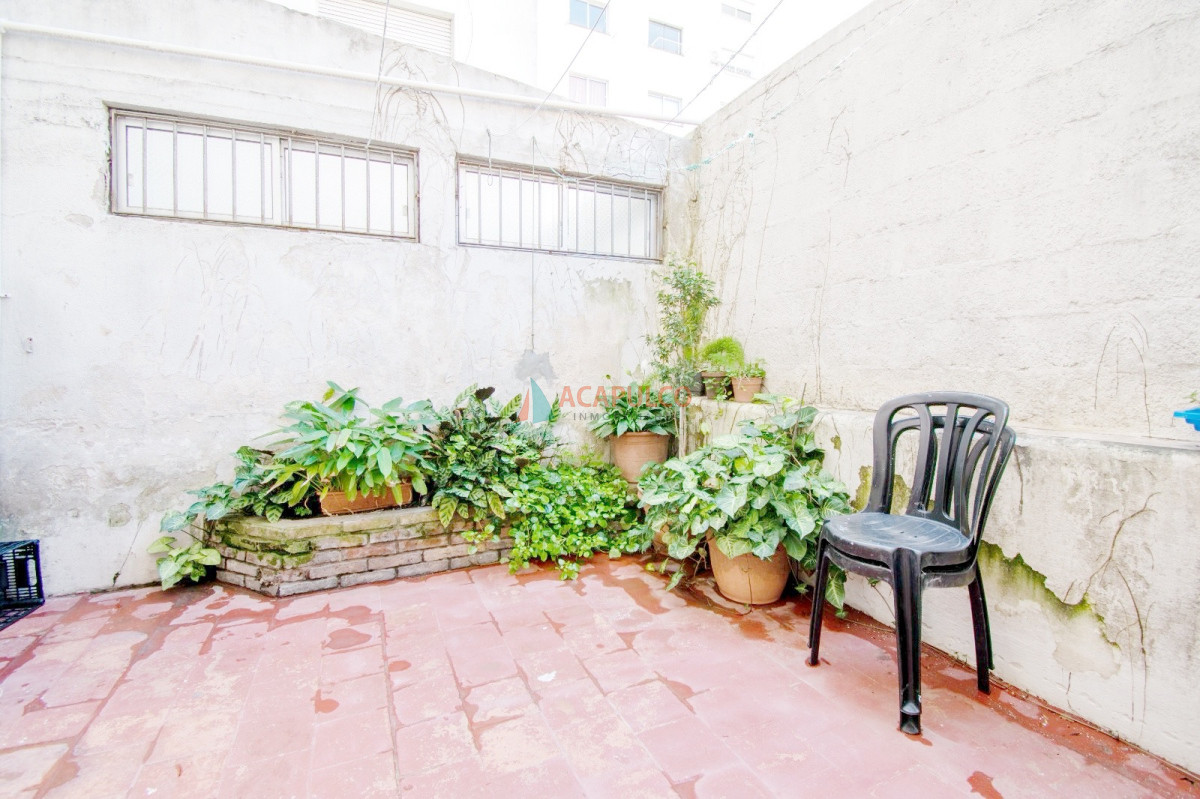 Apartamento Ref.6067/Venta-apartamento-3-dormitorios,-patio-y-garaje-en-Pocitos - Venta apartamento 3 dormitorios, patio y garaje en Pocitos