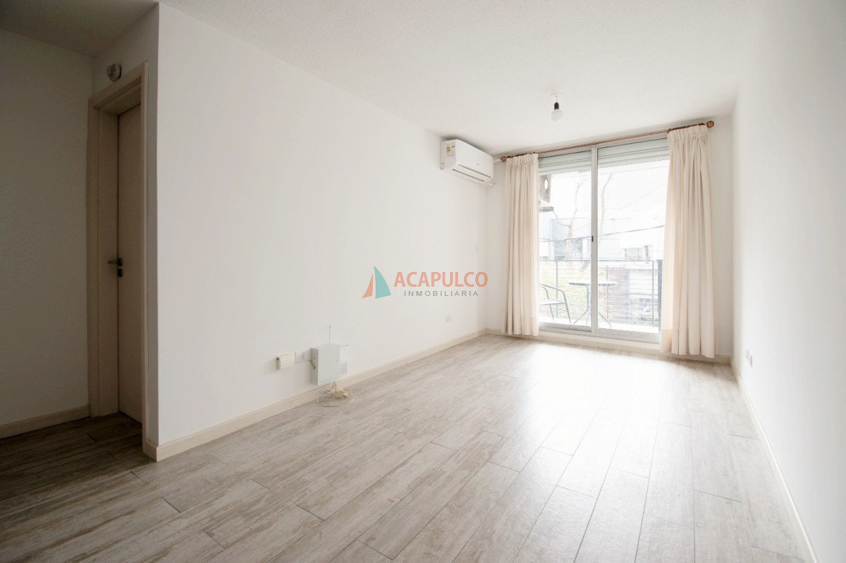 Apartamento ID.6472 - Alquiler apartamento 1 doritorio en Pocitos a metros de la Rambla 