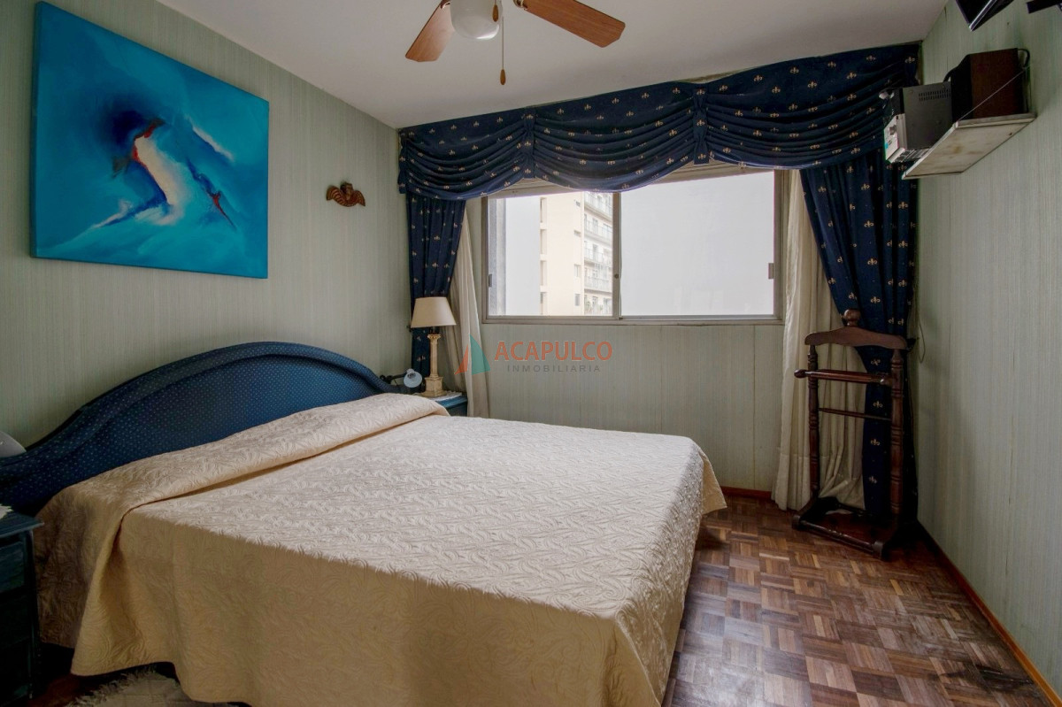 Apartamento Ref.6088/Venta-apartamento-3-dormitorios-servicio-garaje-en-Pocitos - Venta apartamento 3 dormitorios servicio garaje en Pocitos