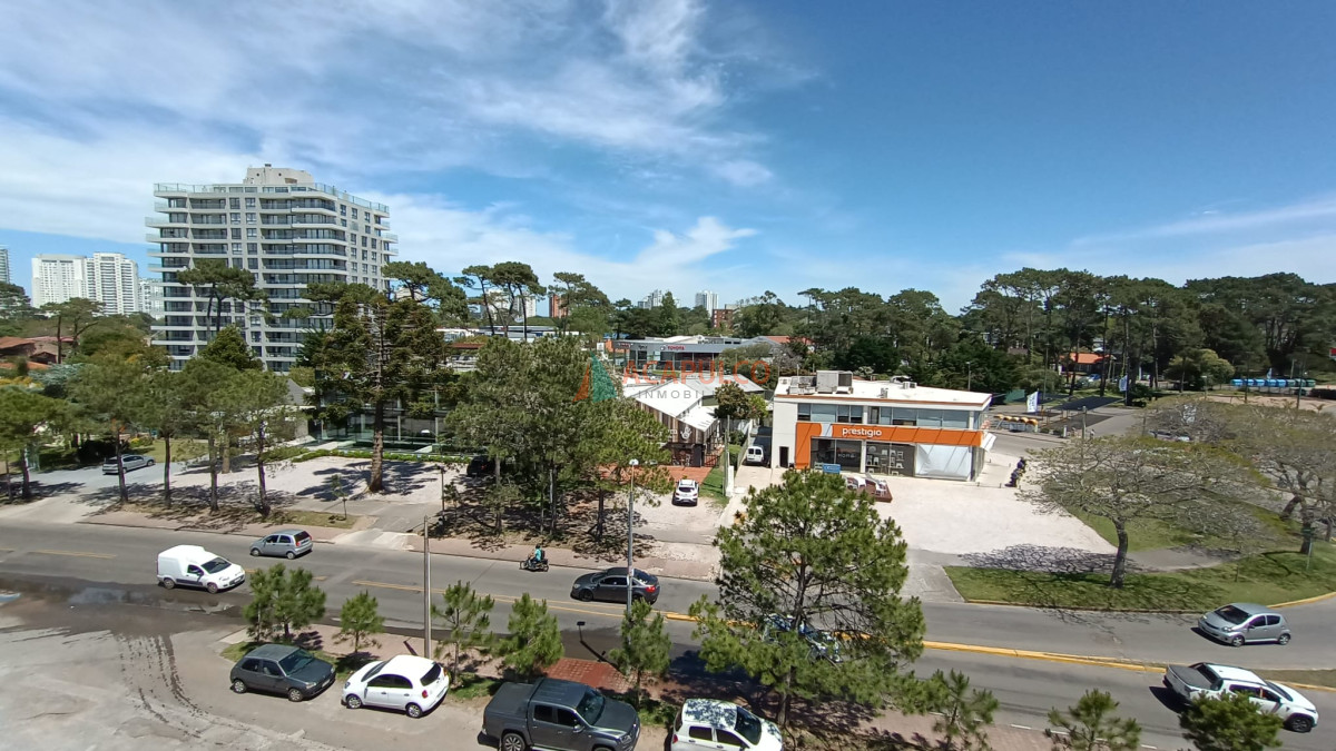 Apartamento Ref.1345/Venta--Punta-del-Este--2-Dormitorios- -Terraza-Propia-con-Parrillero-y-Piscina - Venta  Punta del Este  2 Dormitorios + Terraza Propia con Parrillero y Piscina