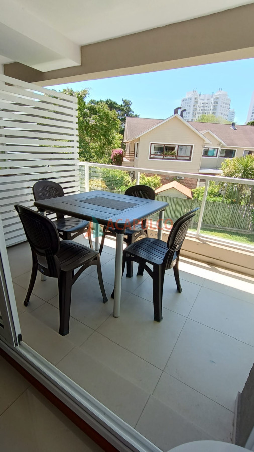 Apartamento Ref.1345/Venta--Punta-del-Este--2-Dormitorios- -Terraza-Propia-con-Parrillero-y-Piscina - Venta  Punta del Este  2 Dormitorios + Terraza Propia con Parrillero y Piscina