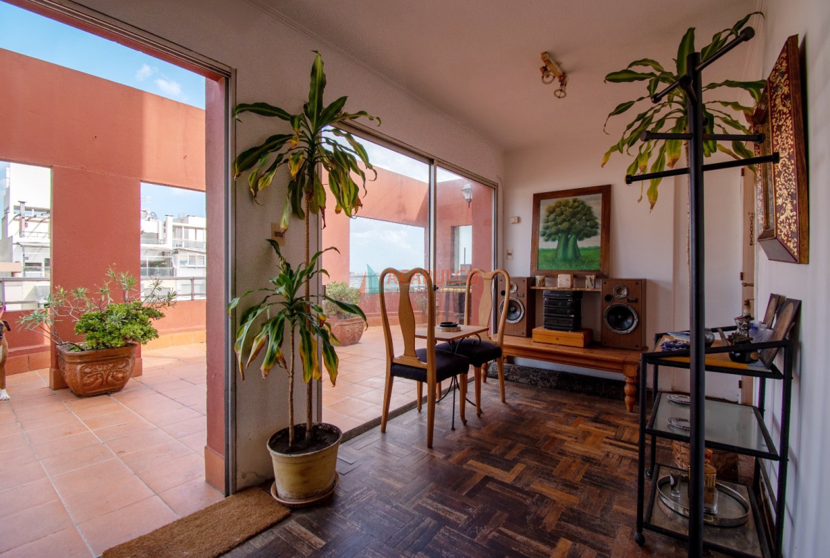 Apartamento Ref.6061/Venta-apartamento-penthouse--de-3-dormitorios,-gran-terraza-,-garaje--en-Punta-Carretas - Venta apartamento penthouse  de 3 dormitorios, gran terraza , garaje  en Punta Carretas