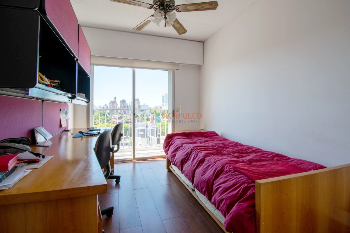 Apartamento ID.6317 - Venta apartamento 4 dormitorios, 4 baños, parrillero, 2 garajes,  vista al MAR