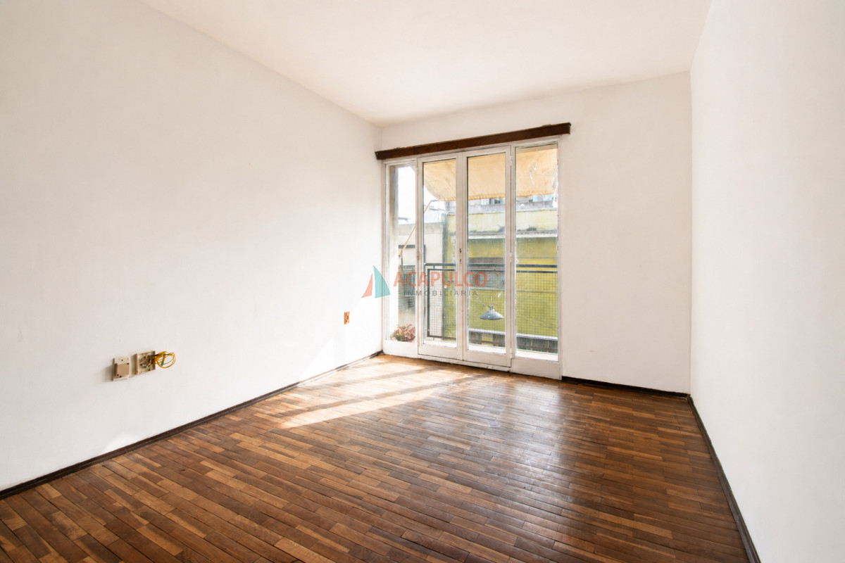 Apartamento ID.6478 - Alquiler apartamento 2 dormitorios, 1 baño y terraza en Ciudad Vieja