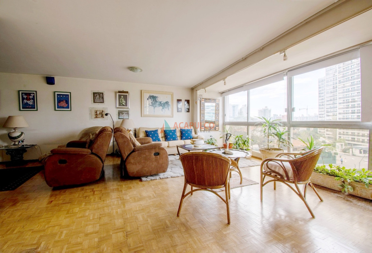 Apartamento Ref.6099/Venta-Apartamento-3-Dormitorios--garaje-en-Pocitos - Venta Apartamento 3 Dormitorios  garaje en Pocitos