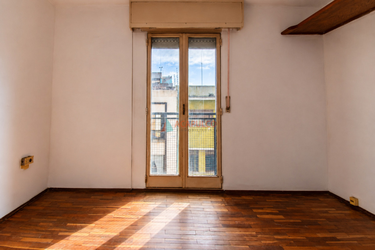 Apartamento ID.6478 - Alquiler apartamento 2 dormitorios, 1 baño y terraza en Ciudad Vieja