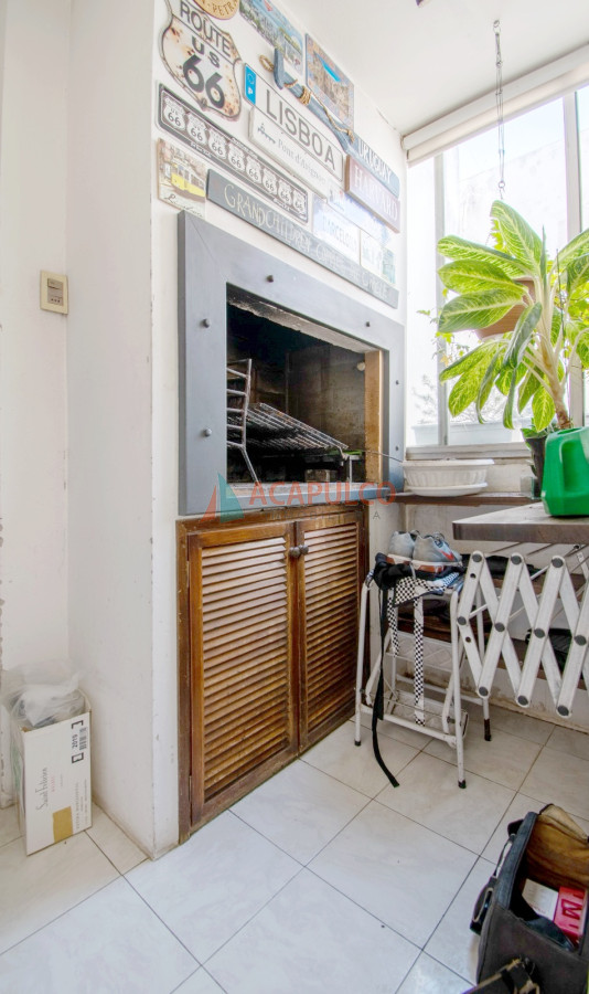 Apartamento ID.6317 - Venta apartamento 4 dormitorios, 4 baños, parrillero, 2 garajes,  vista al MAR