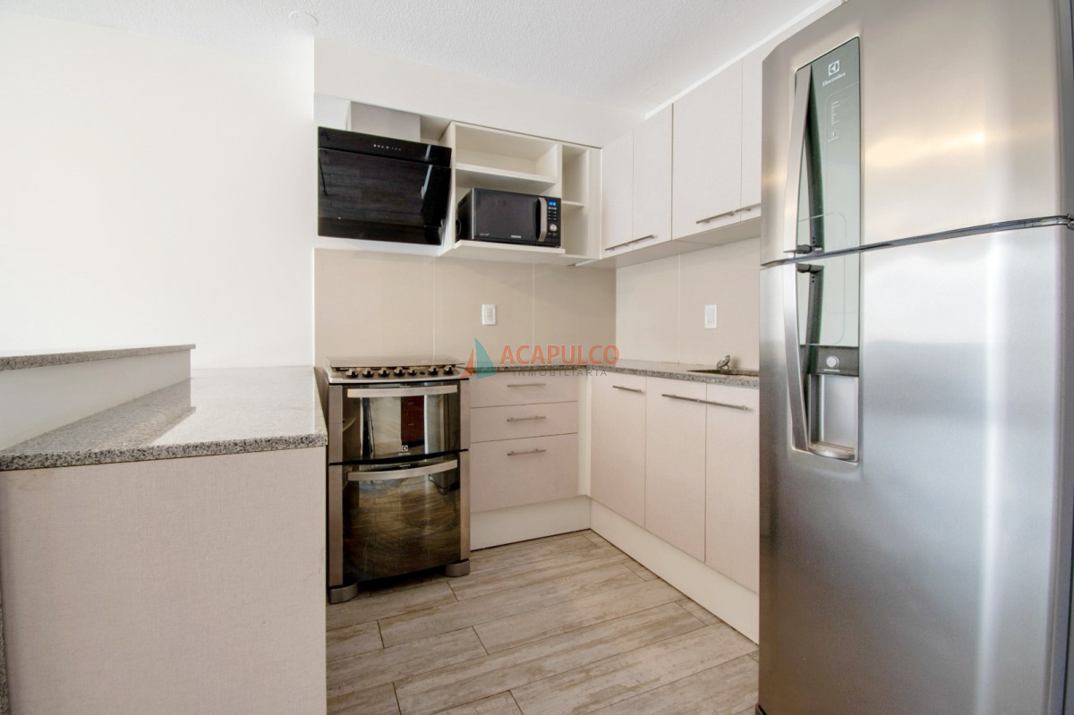 Apartamento ID.6472 - Alquiler apartamento 1 doritorio en Pocitos a metros de la Rambla 