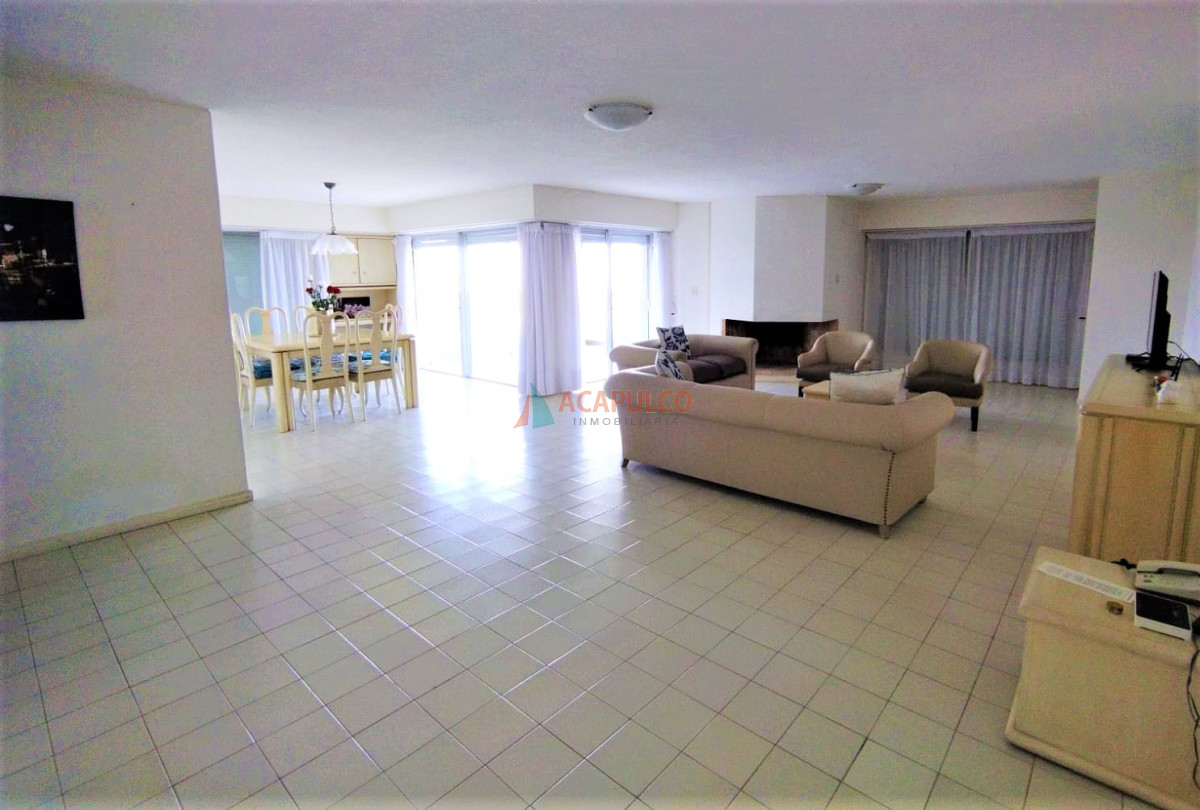 Apartamento Ref.4241/Venta-Apartamento-3-Dormitorios---Punta-del-Este - Venta Apartamento 3 Dormitorios - Punta del Este