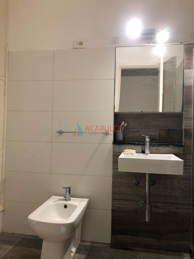 Apartamento ID.5611 - Alquiler apartamento 3 dormitorios, 2 baños Estufa a leña en Pocitos