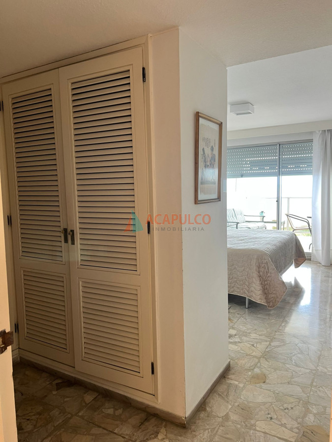 Apartamento Ref.4730/Espléndido-semipiso-4-dorm.-y-servicio-frente-al-mar-en-la-Mansa---Tequendama - Espléndido semipiso 4 dorm. y servicio frente al mar en la Mansa - Tequendama