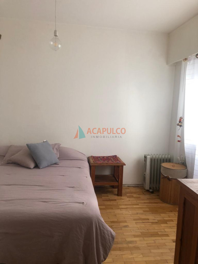Apartamento ID.5611 - Alquiler apartamento 3 dormitorios, 2 baños Estufa a leña en Pocitos