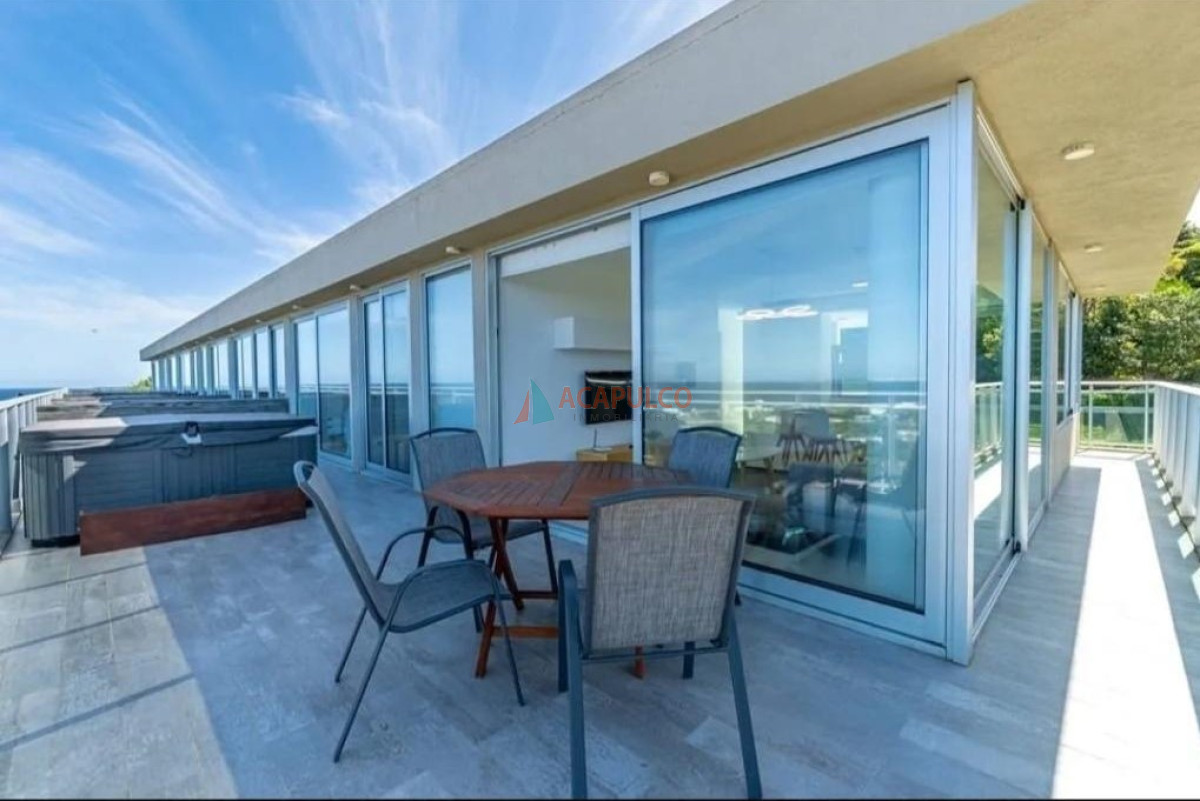 Apartamento Ref.4384/Venta-de-apartamento-2-dormitorios-en-suite-y-terraza-con-jacuzzi--Punta-Ballena - Venta de apartamento 2 dormitorios en suite y terraza con jacuzzi- Punta Ballena