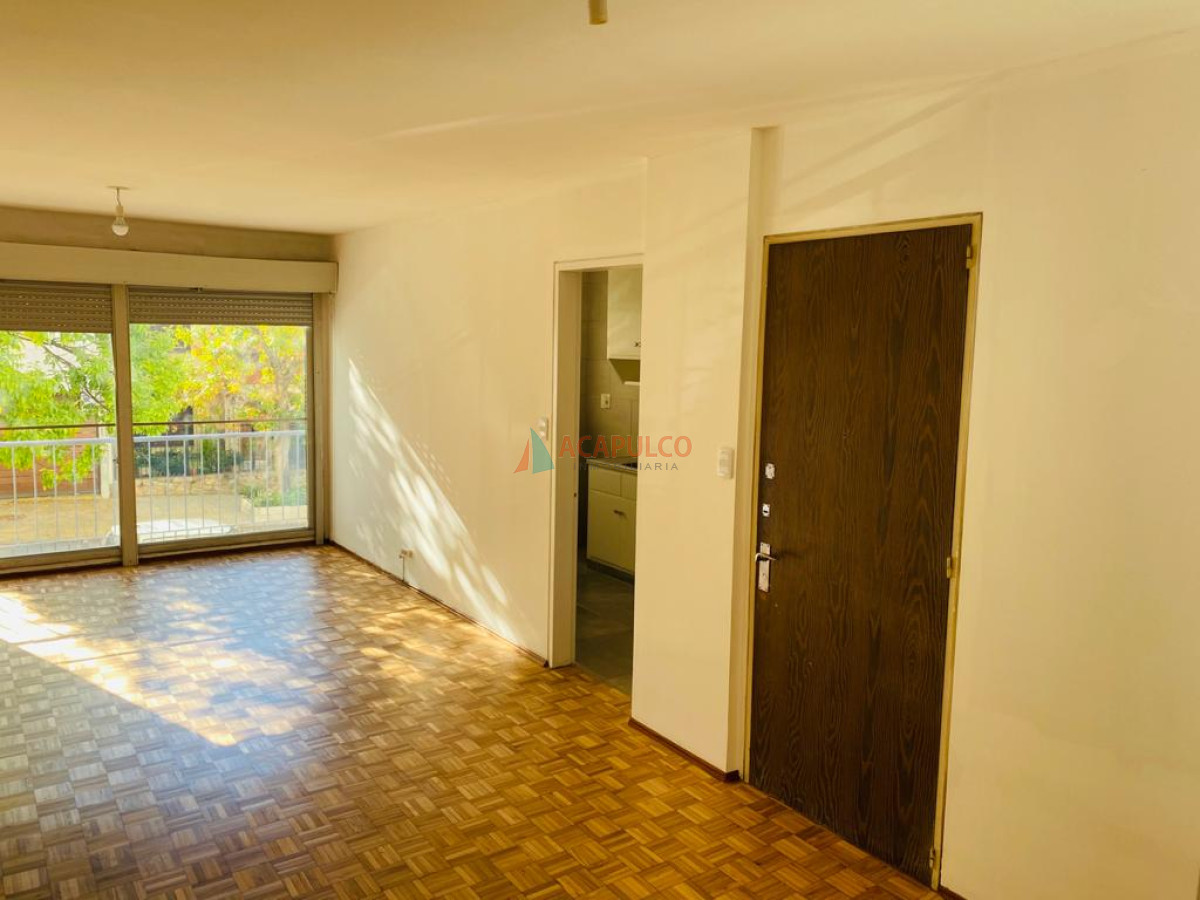 Apartamento ID.5620 - Alquiler apartamento 1 dormitorio en Pocitos, orientación Norte 