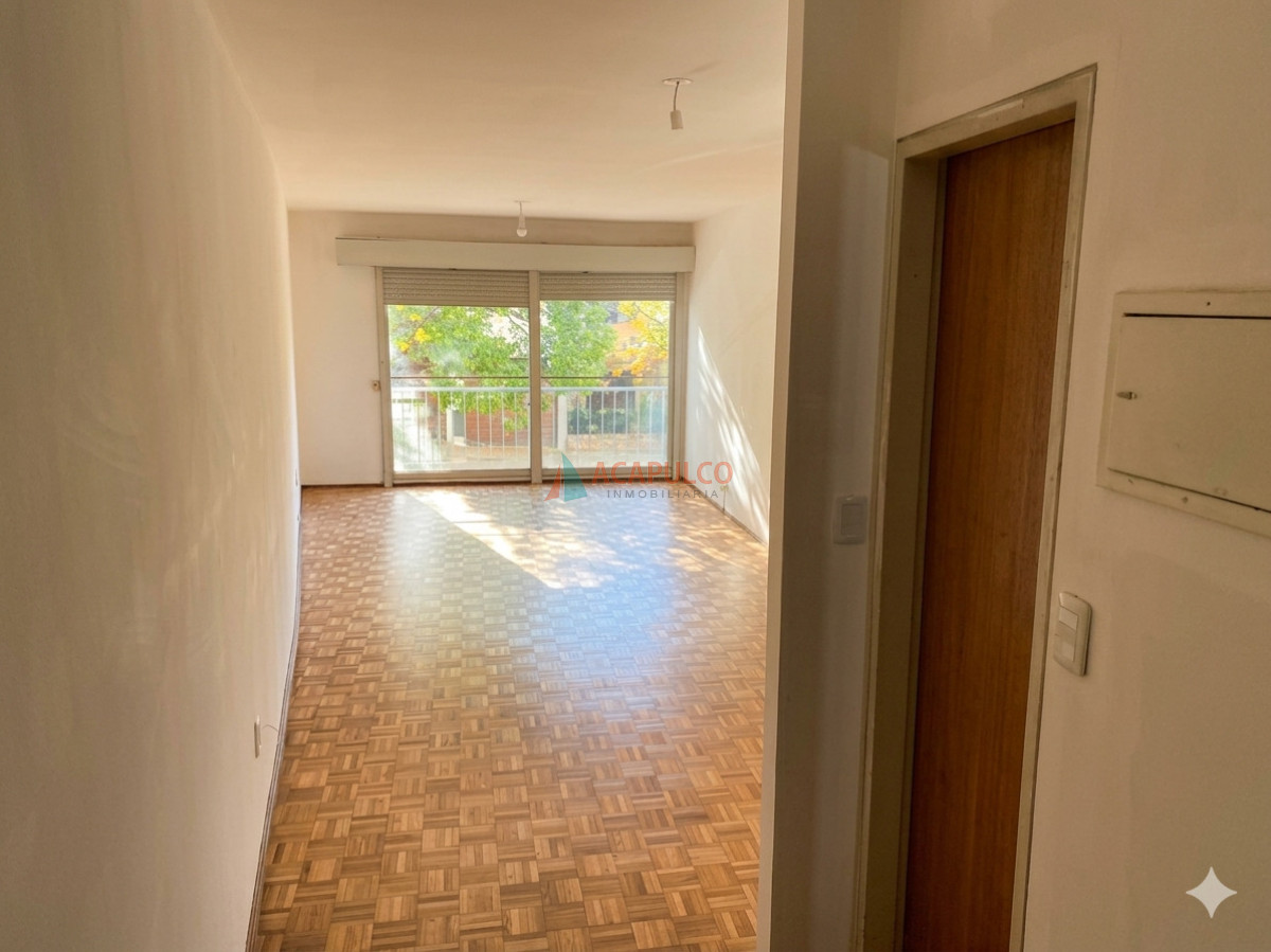 Apartamento ID.5620 - Alquiler apartamento 1 dormitorio en Pocitos, orientación Norte 